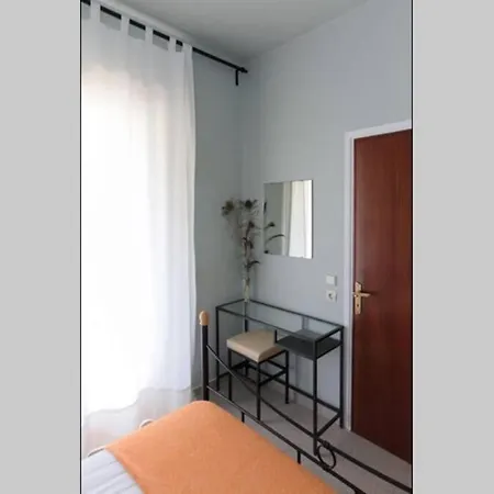 Nyaraló Tsampika Pefki